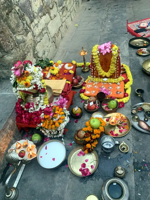 Acharyas performing pooja and havan in Varanasi (13)